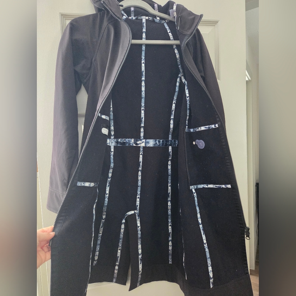 Lululemon Soft Shell Jacket Sz.4 - Picture 3 of 7